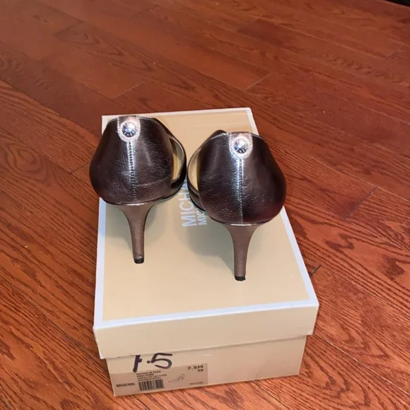 Pre owned Michale Kors Leather heels - Picture 3 of 10